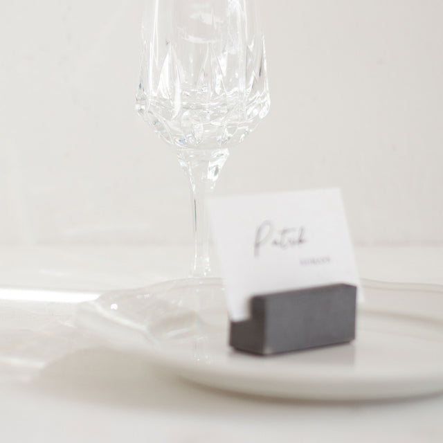 Praktischer Kartenständer: Ideal für Hochzeiten, Gastronomie, Büros und mehr.