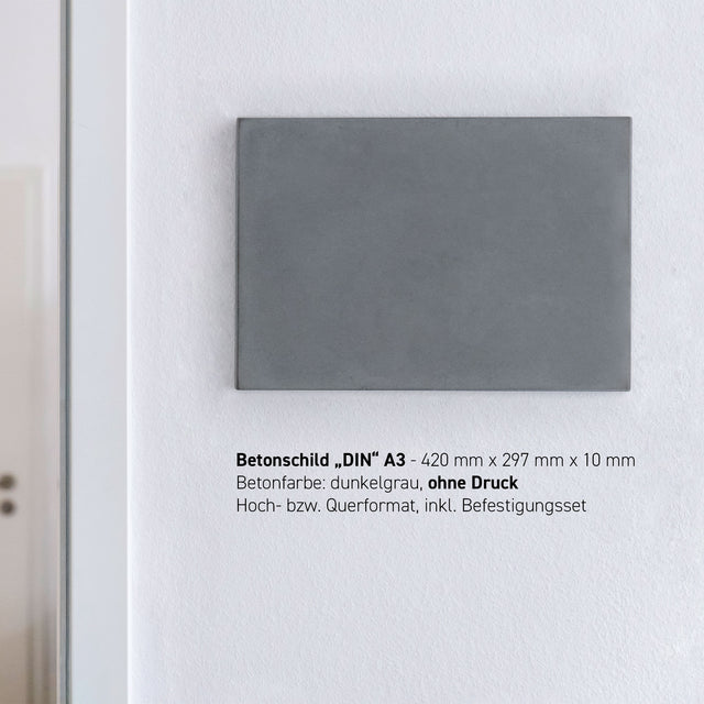 Betonschild aus dunkelgrauem Beton im Format DIN A3