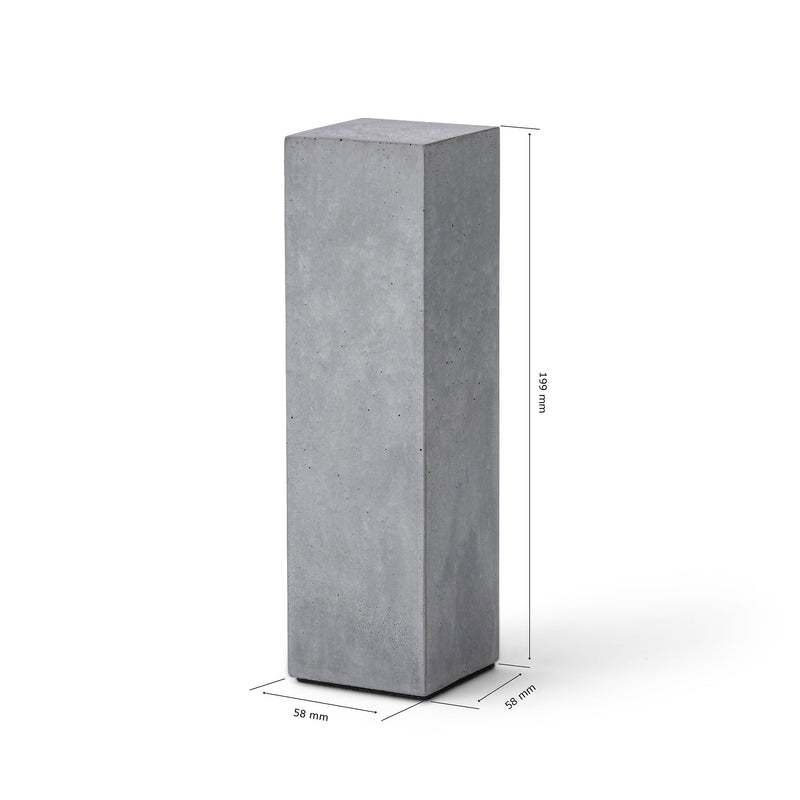Schlichter, rechteckiger Award aus grauem Beton mit Maßangaben von 199 × 58 × 58 mm.