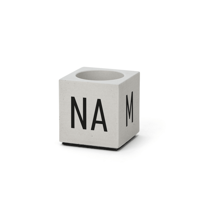 Beton-Kerzenhalter Würfel für Teelichter und Stabkerzen mit „Namasté-Aufdruck