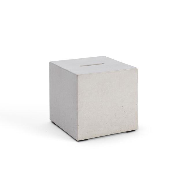 Betonspardose im minimalistischen Kubusdesign.