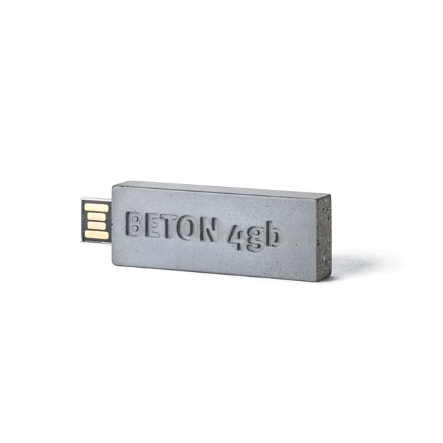 Handgefertigter, hochwertiger USB-Stick aus Beton mit einer tollen, feinen Oberfläche